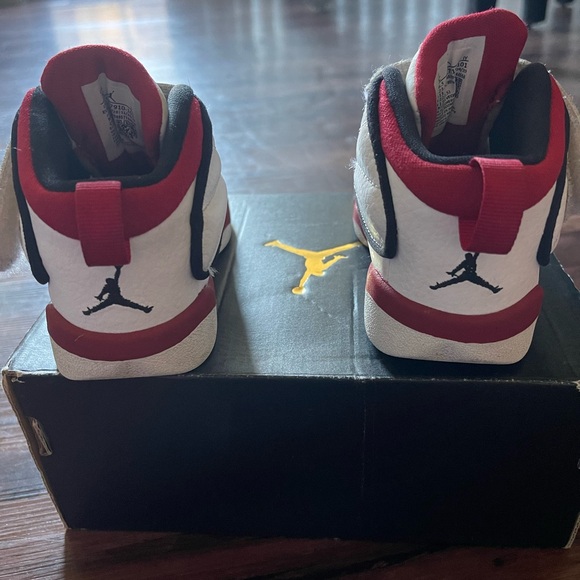 Nike Jordan size 7 - Picture 3 of 7